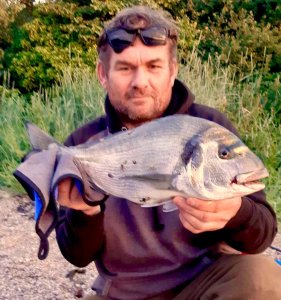 Gary Fields with a Gilthead Bream of 4lb 2oz
